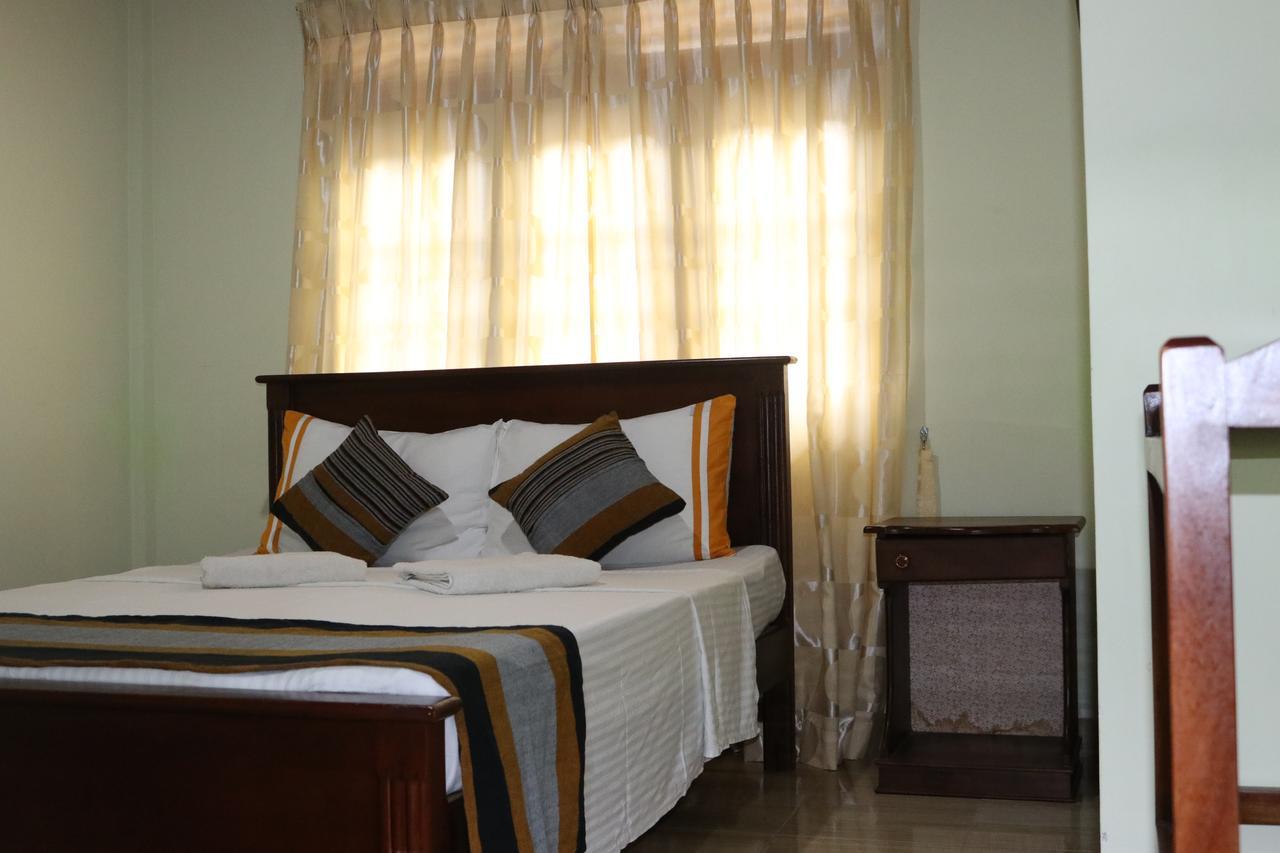 Sanasuma Rest Hotel Anuradhapura Exterior photo