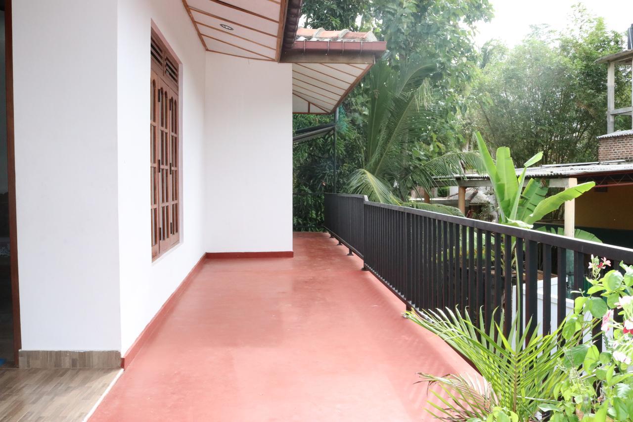 Sanasuma Rest Hotel Anuradhapura Exterior photo