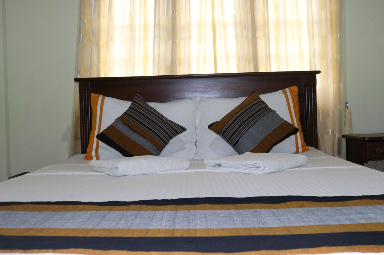 Sanasuma Rest Hotel Anuradhapura Exterior photo